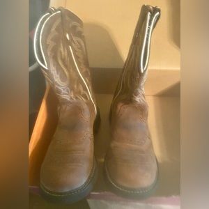 Womens Justin Gypsy boots. Size 11 B. Lots of good life left in them.